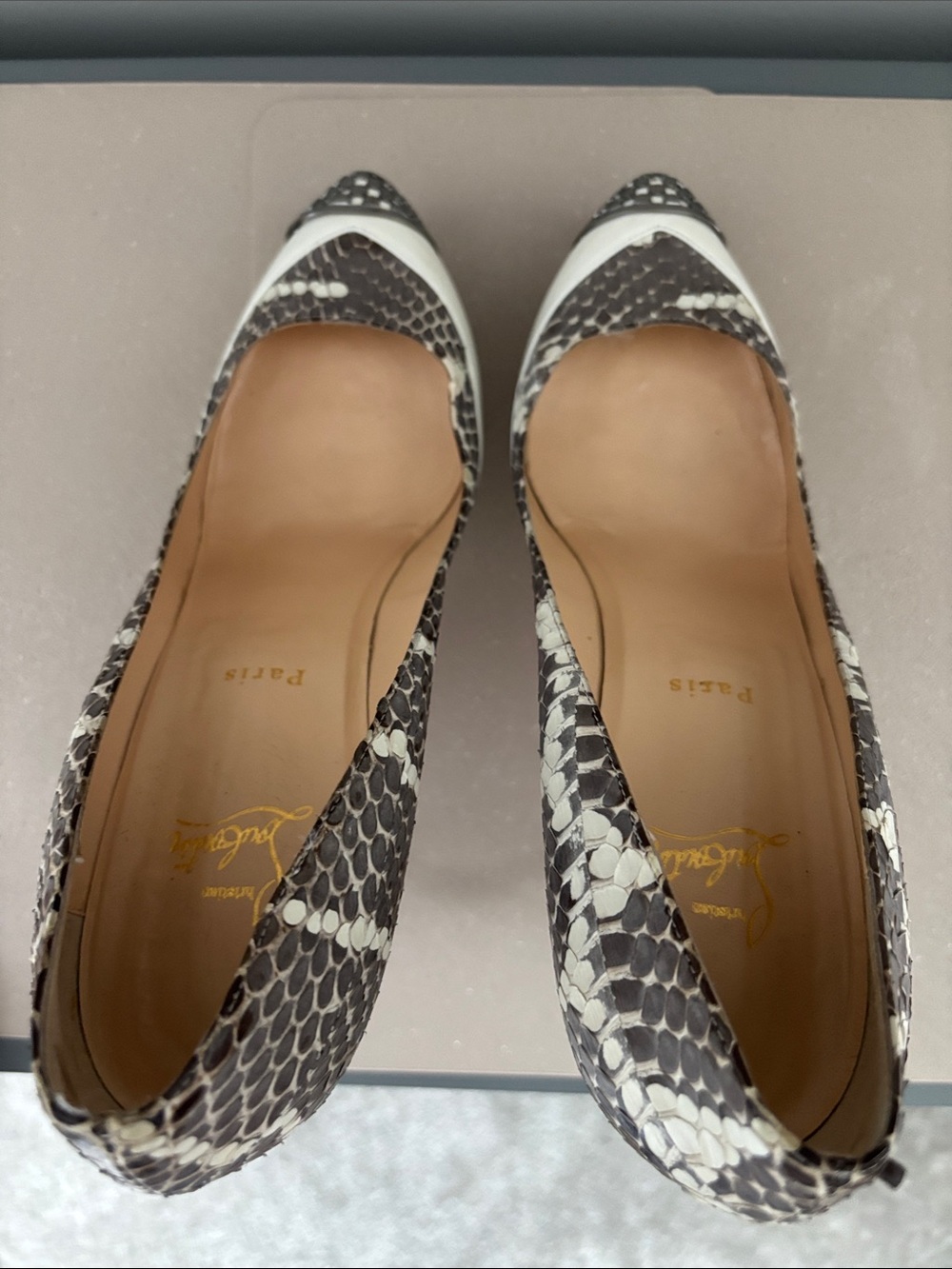 Christian Louboutin White and Gray Snakeskin Cap-Toe Pumps with Metallic Accent - Picture 7 of 8